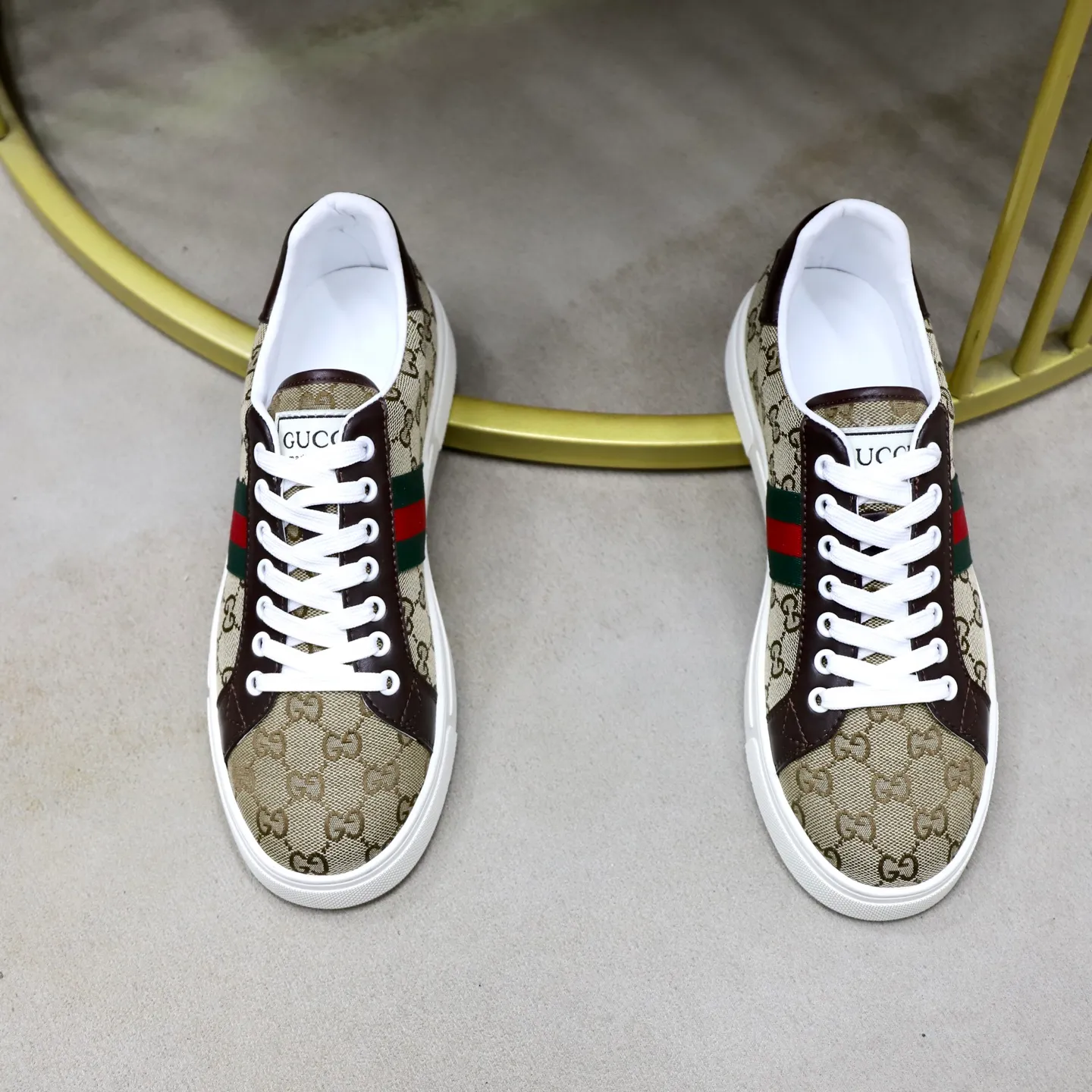 Ex-factory price: 400💰🙅‍♂️🙅‍♂️🙅‍♂️ Brand: Gucci GUCCi Standard code: 38-44 (45 customized) Grade: Same as the official website Material: Original leather splicing Comfortable and breathable sheepskin lining Original wear-resistant outsole Style category: Men's fashionable casual shoes Running sneakers Distinguished luxury brand elements Top luxury Color: actual picture color